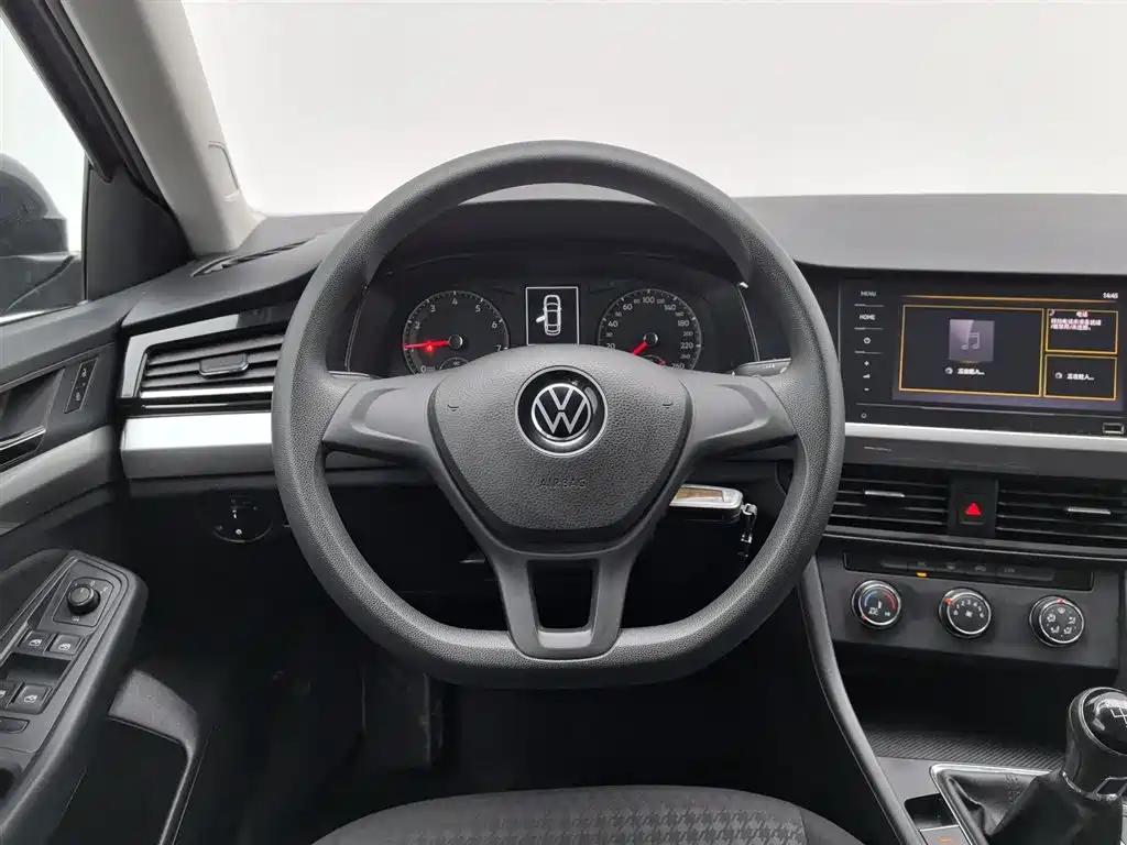 Bora 2021 1.5L manual fashion smart connected version купить на сайте DeffCars
