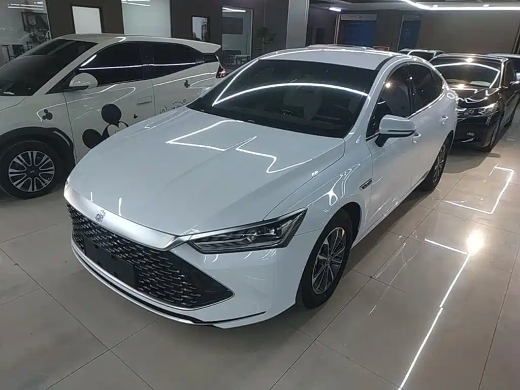 Qin PLUS 2024 Honor Edition DM-i 55KM Leading Type купить на сайте DeffCars