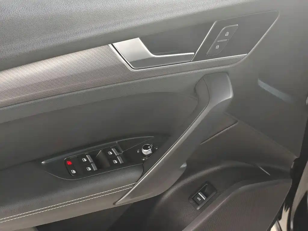 Audi Q5L 2022 facelift 40T luxury and dynamic model купить на сайте DeffCars