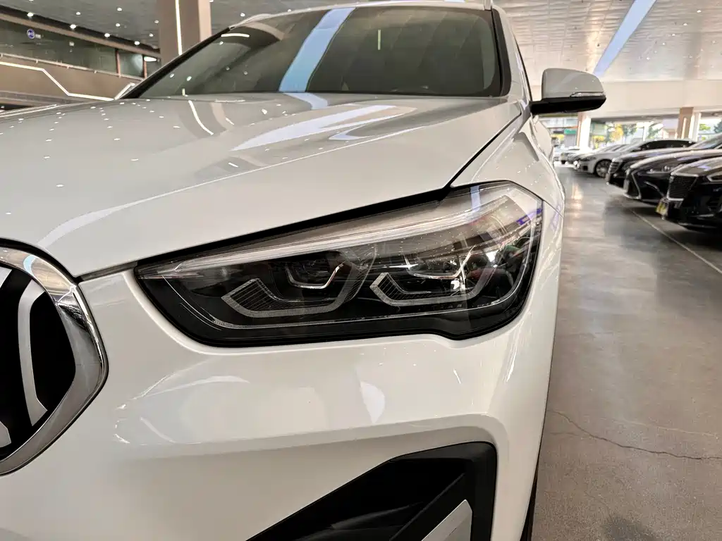 BMW X1 2022 sDrive25Li Leading Model купить на сайте DeffCars