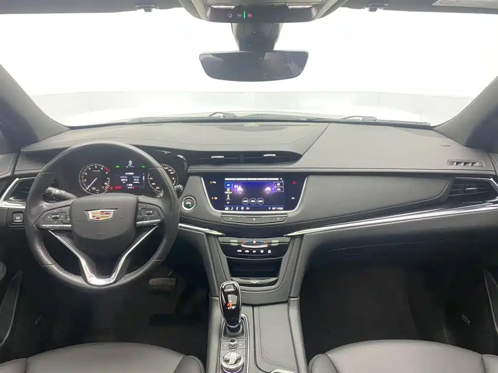 Cadillac XT6 2021 2.0T seven-seat two-wheel drive stylish model купить на сайте DeffCars