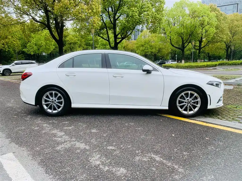 Mercedes-Benz A-Class 2020 A 200 L Sports Sedan купить на сайте DeffCars