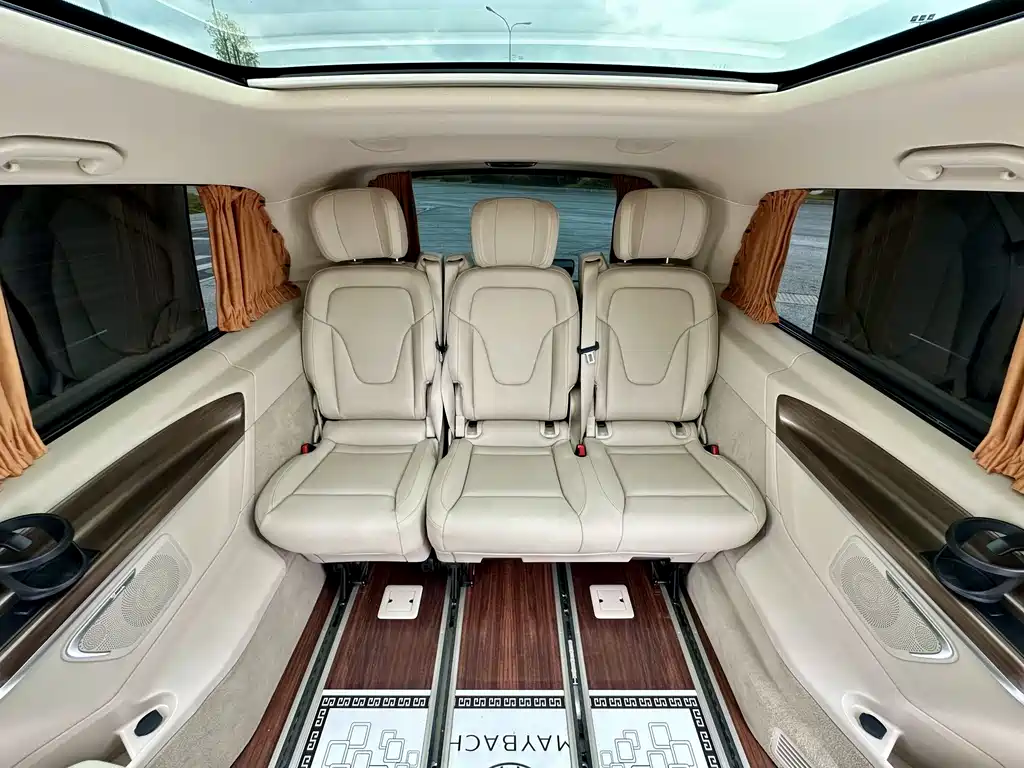 Mercedes-Benz V-Class 2021 V 260 L Long Wheelbase Premium Edition купить на сайте DeffCars
