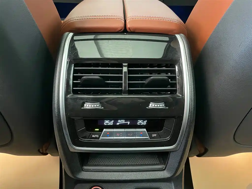 BMW X7 2021 xDrive40i Exclusive Luxury Package купить на сайте DeffCars