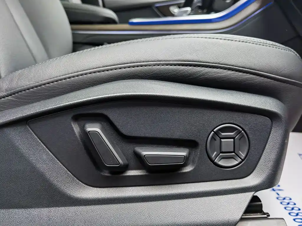 Audi Q7 2023 55 TFSI quattro S line sports купить на сайте DeffCars