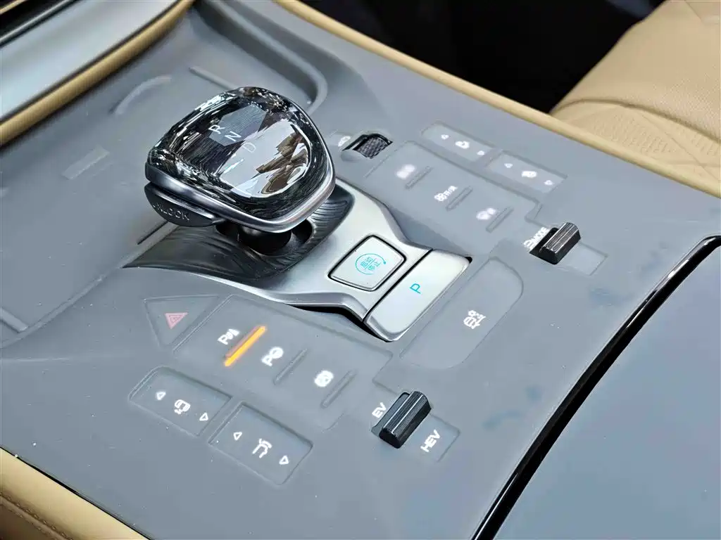 Denza D9 2025 DM-i smart driving version 1020 four-wheel drive exclusive model купить на сайте DeffCars