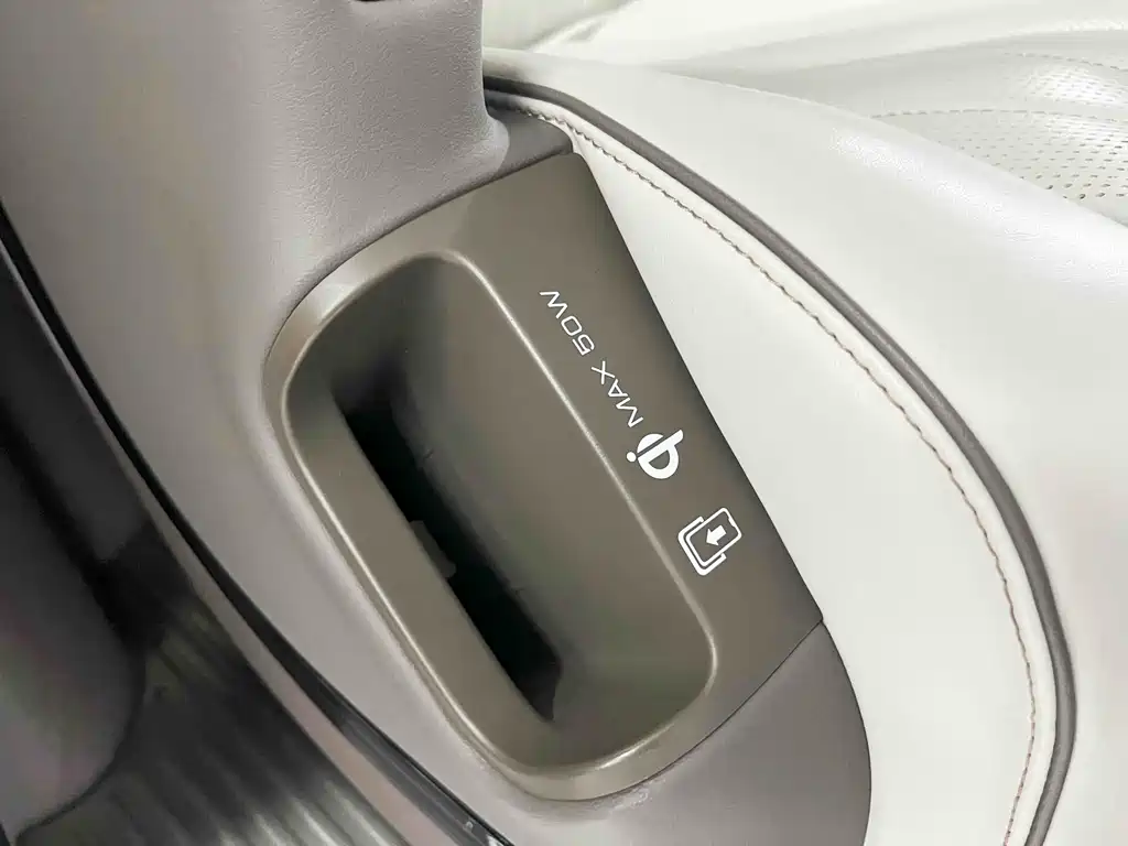 Denza D9 2022 DM-i 970 four-wheel drive flagship model купить на сайте DeffCars