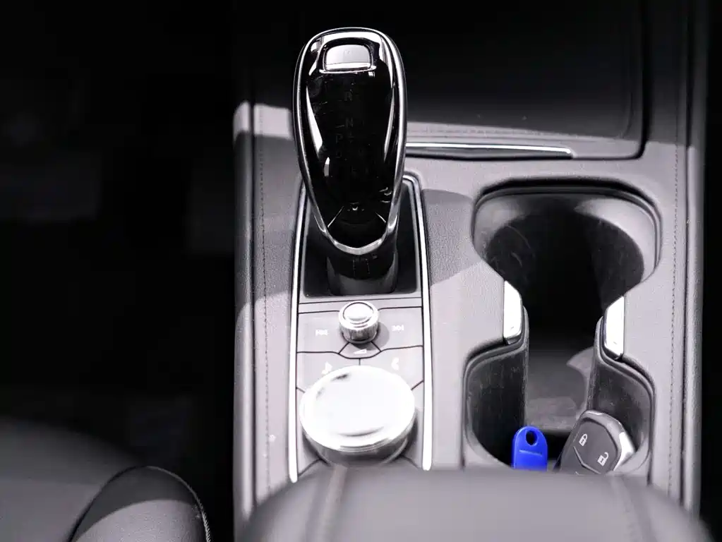 Cadillac XT4 2023 28T two-wheel drive luxury model купить на сайте DeffCars