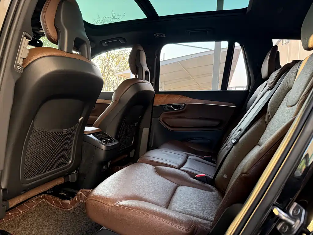 Volvo XC90 2021 B5 Smart Deluxe Edition 5-seater купить на сайте DeffCars