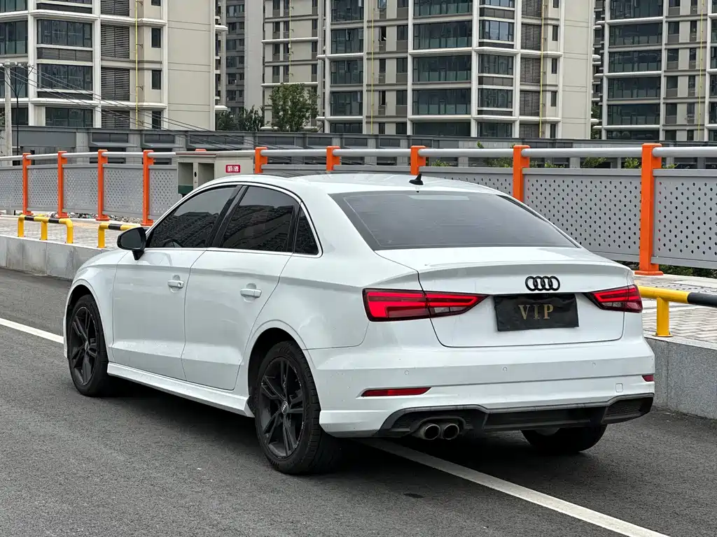 Audi A3 2019 Limousine 35 TFSI Fashion Type National V купить на сайте DeffCars