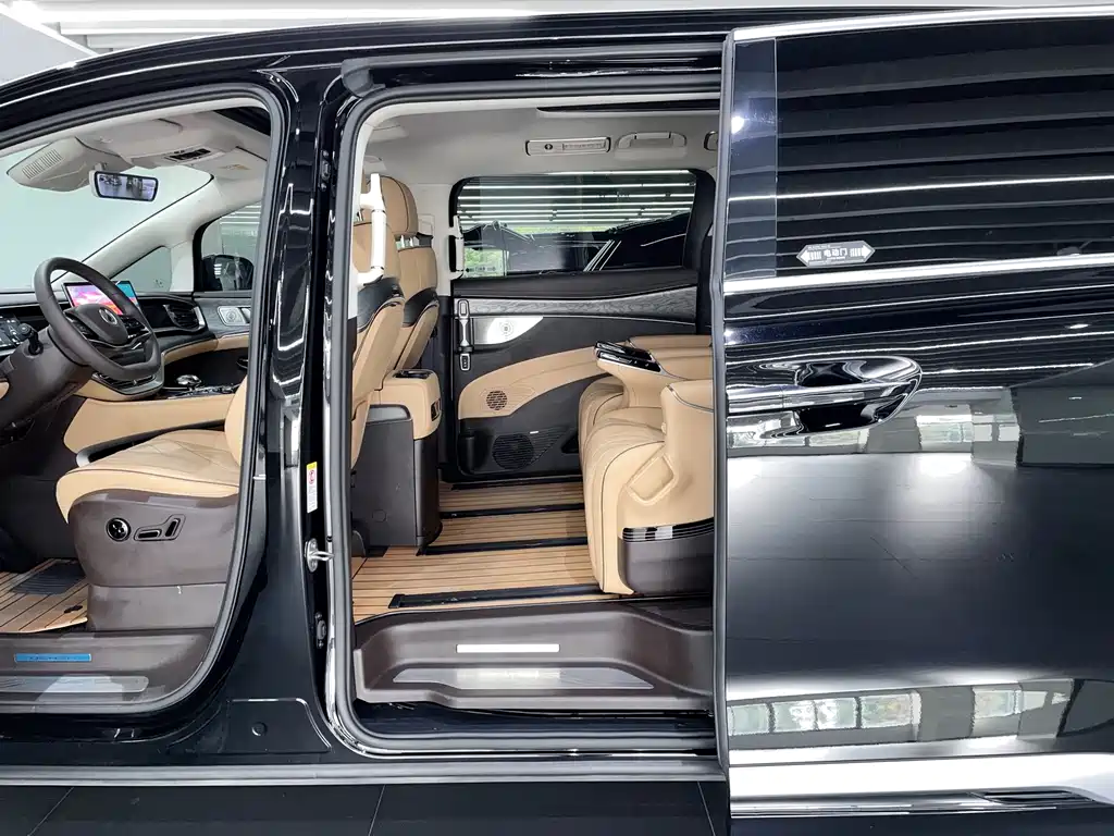 Denza D9 2024 DM-i 1050 Exclusive Type купить на сайте DeffCars