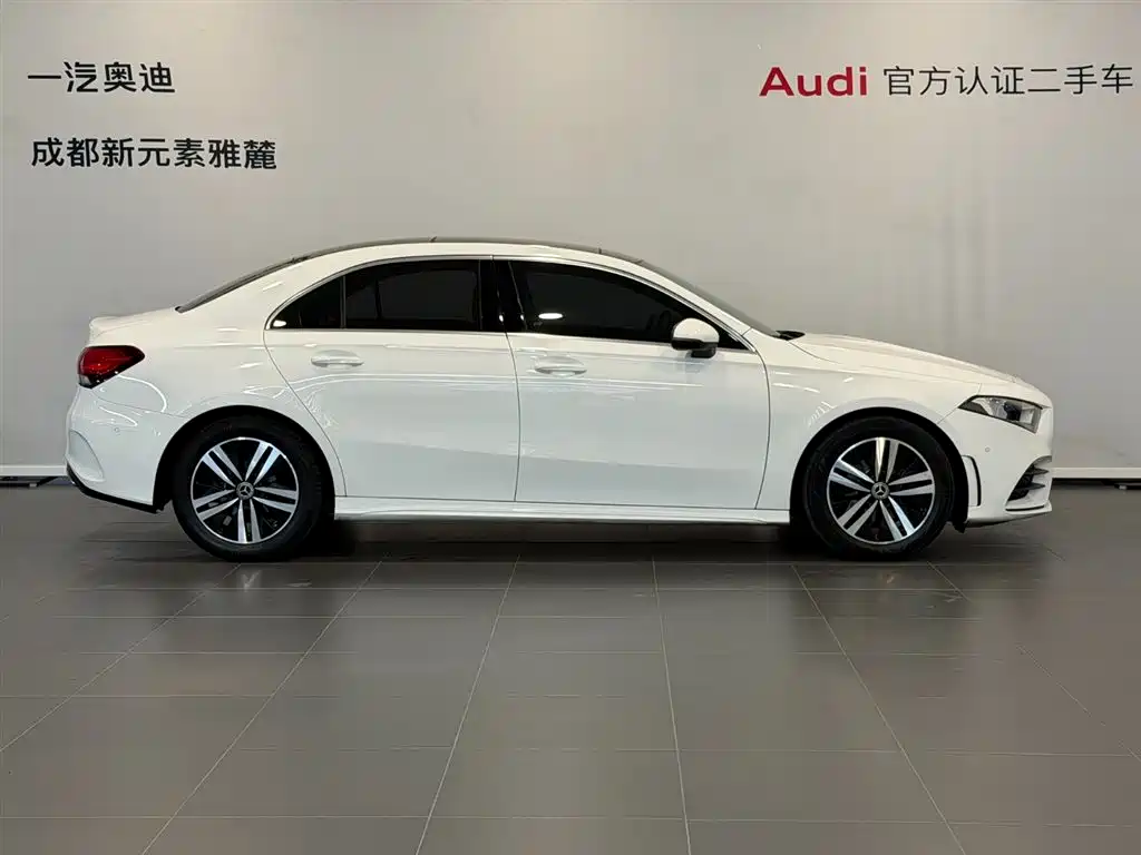 Mercedes-Benz A-Class 2019 A 180 L Sports Sedan купить на сайте DeffCars