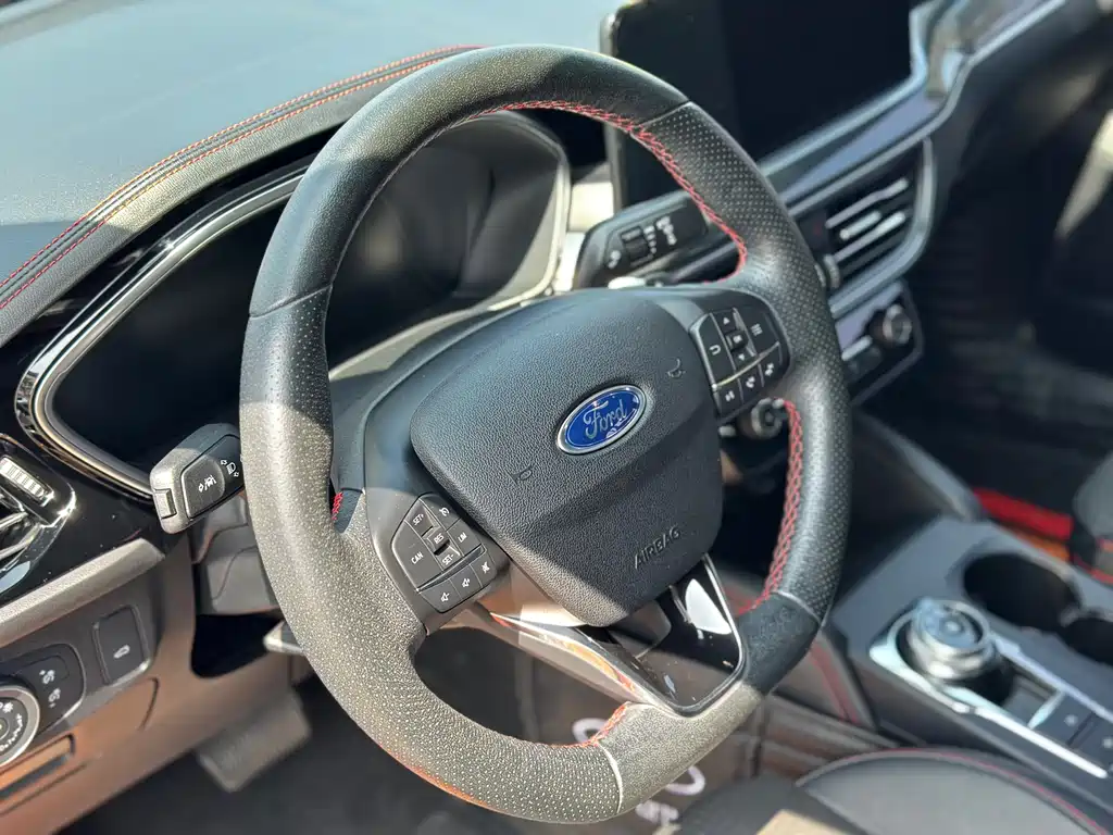Focus 2021 Sedan EcoBoost 180 Automatic ST Line купить на сайте DeffCars