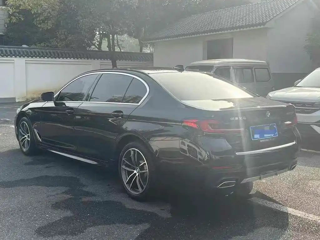 BMW 5 Series 2022 525Li M Sports Package купить на сайте DeffCars