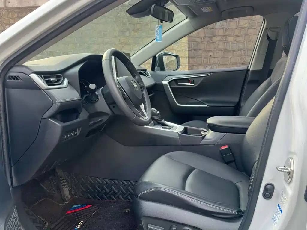 RAV4 Rongfang 2021 2.0L CVT four-wheel drive fashion PLUS version купить на сайте DeffCars
