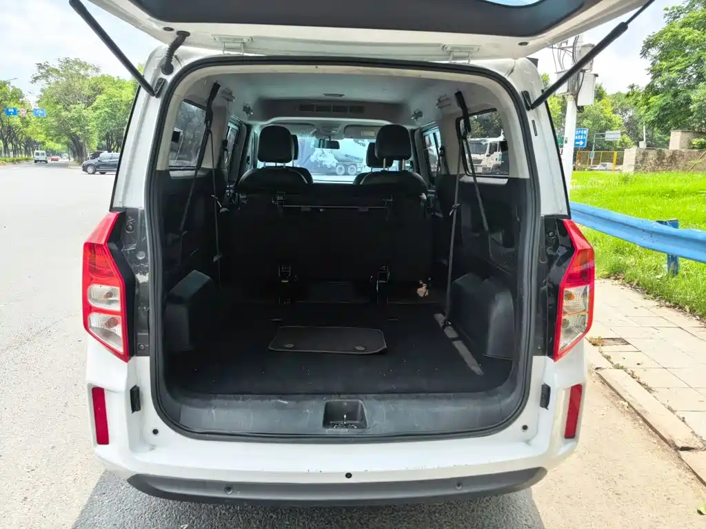 Wuling Zhengcheng 2021 1.5T manual luxury model купить на сайте DeffCars