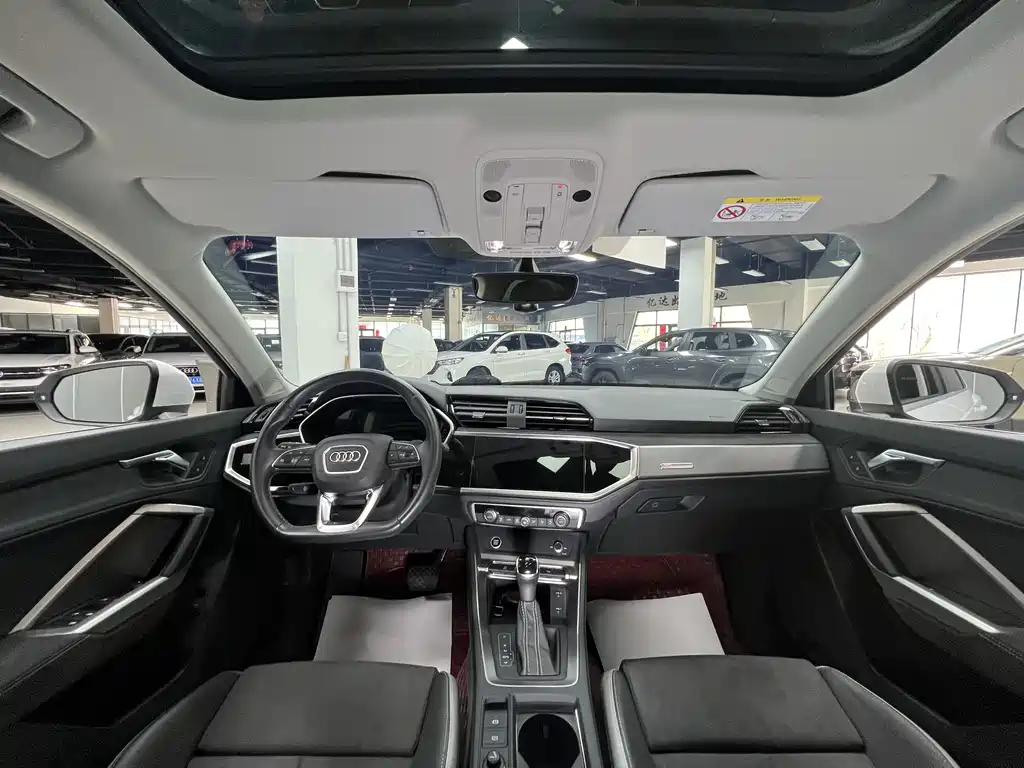 Audi Q3 2022 35 TFSI Fashionable and Dynamic купить на сайте DeffCars
