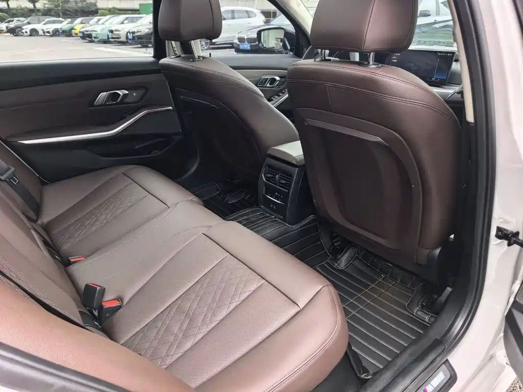 BMW 3 Series 2025 330Li M Sports Night Package купить на сайте DeffCars