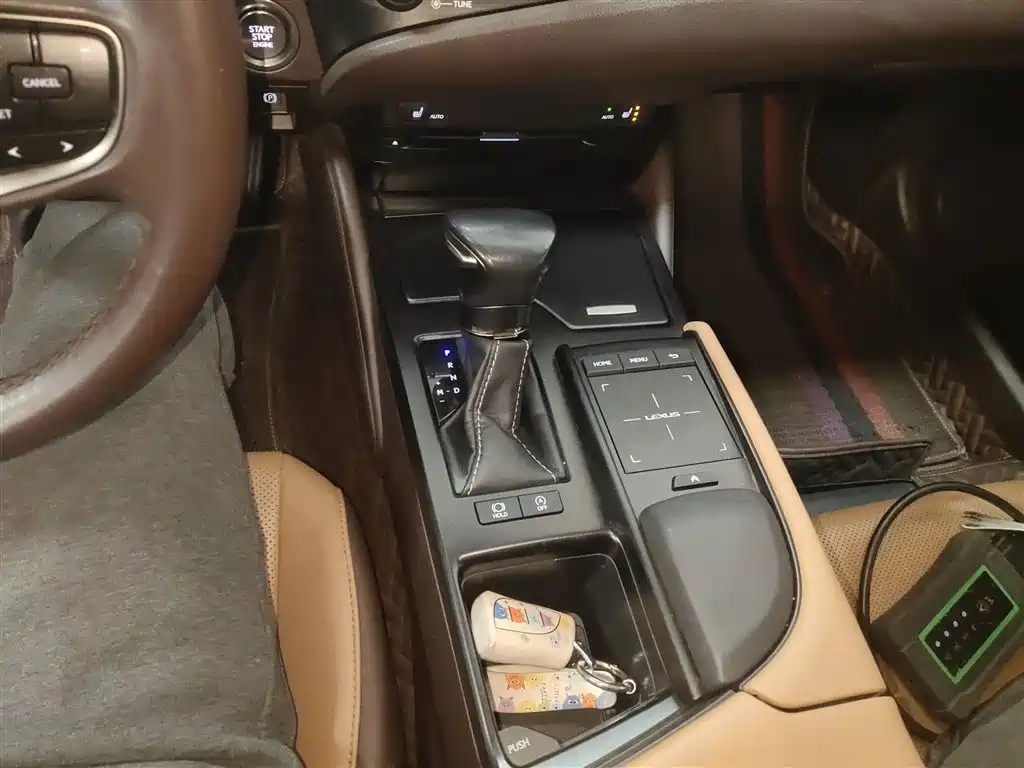 Lexus ES 2020 200 Excellence Edition купить на сайте DeffCars