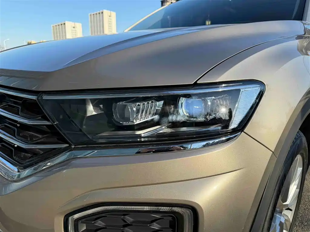 T-ROC 2018 230TSI DSG two-wheel drive aggressive model National VI купить на сайте DeffCars