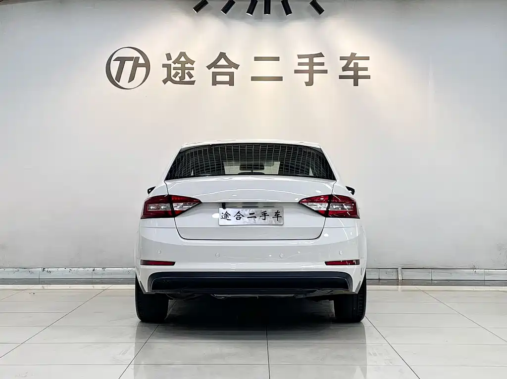Octavia 2019 1.5L manual standard version National VI купить на сайте DeffCars