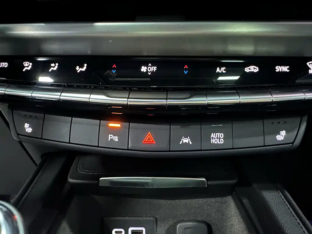 Cadillac XT4 2024 28T four-wheel drive luxury model купить на сайте DeffCars