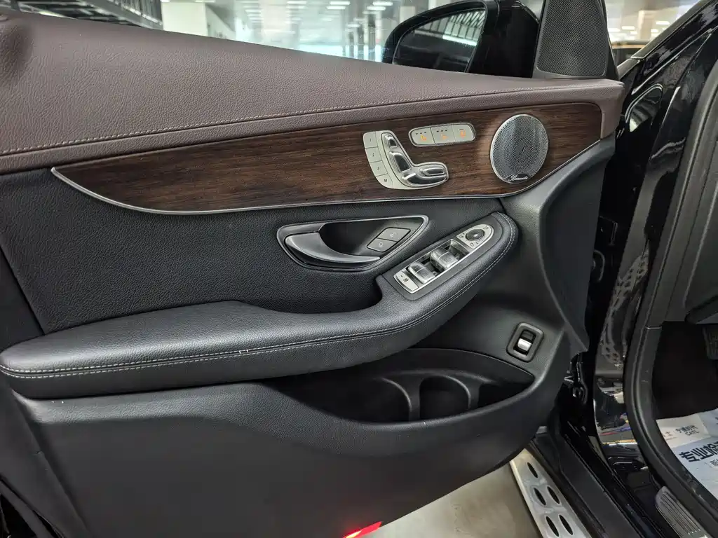 Mercedes-Benz GLC 2020 facelift GLC 300 L 4MATIC dynamic купить на сайте DeffCars