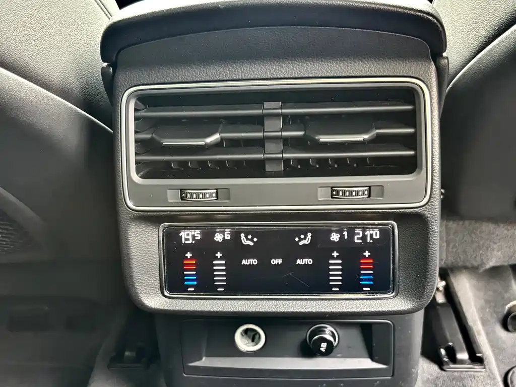 Audi Q7 2022 55 TFSI quattro S line Sporty купить на сайте DeffCars