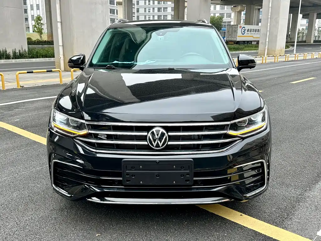 Tiguan L 2023 330TSI automatic two-wheel drive R-Line version купить на сайте DeffCars