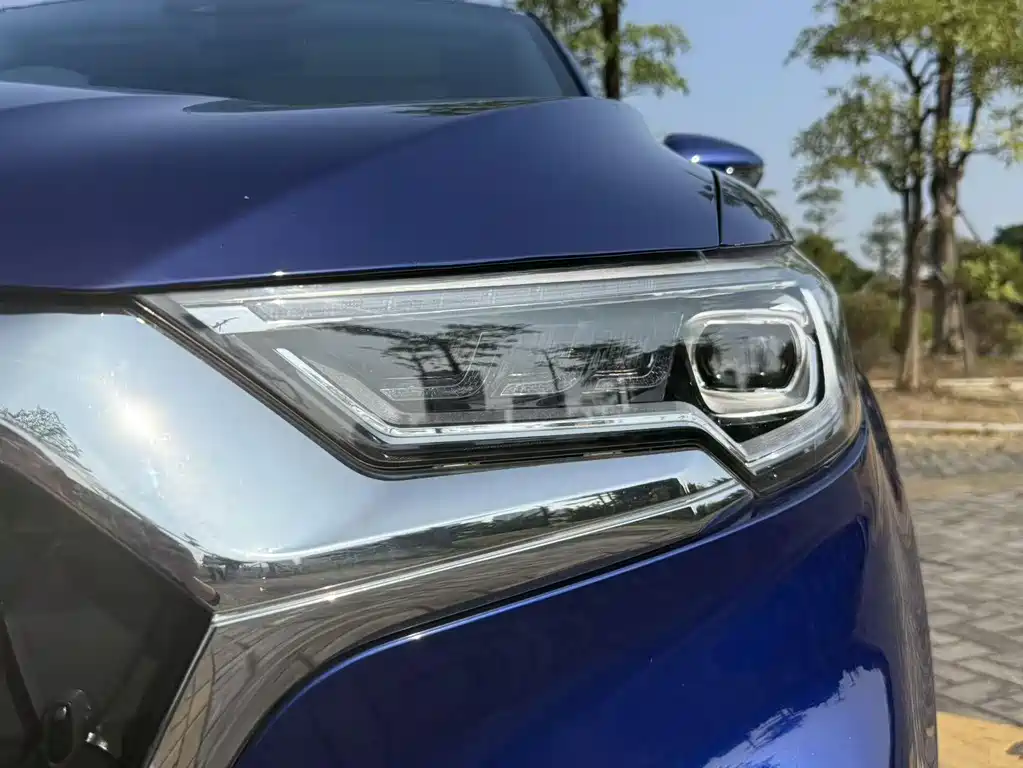 Hongqi HS5 2022 2.0T Zhilian Flagship Edition купить на сайте DeffCars