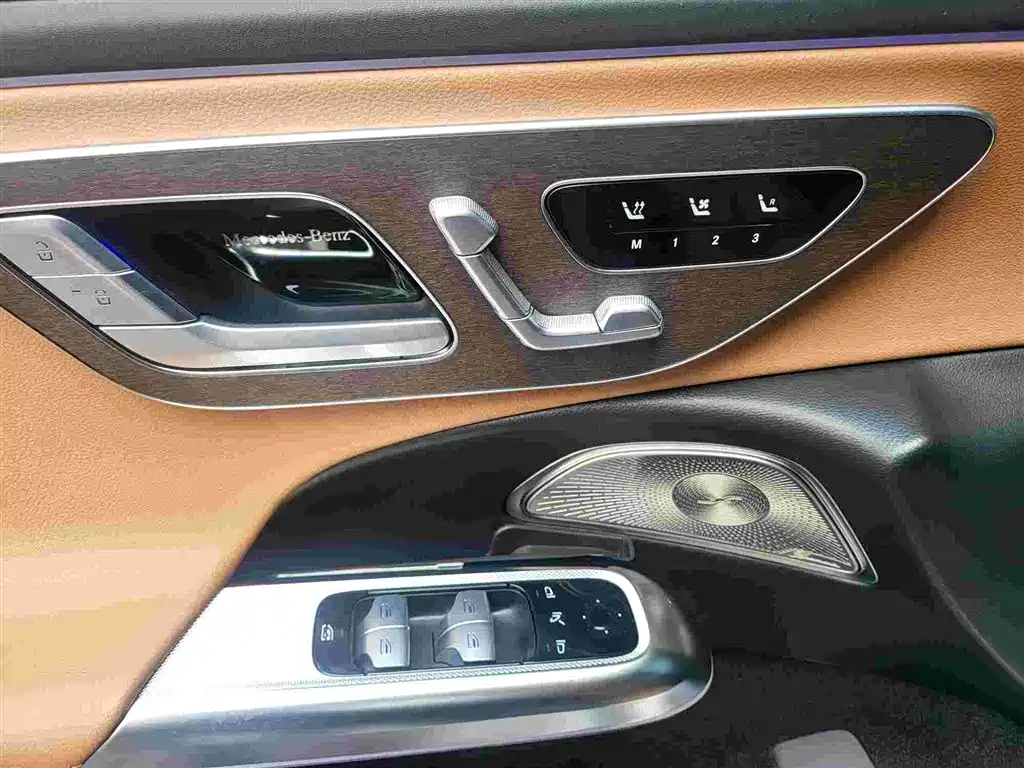 Mercedes-Benz E-Class 2024 E 300 L Luxury Model купить на сайте DeffCars
