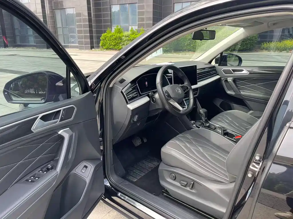 Tiguan L 2022 330TSI automatic two-wheel drive smart version купить на сайте DeffCars