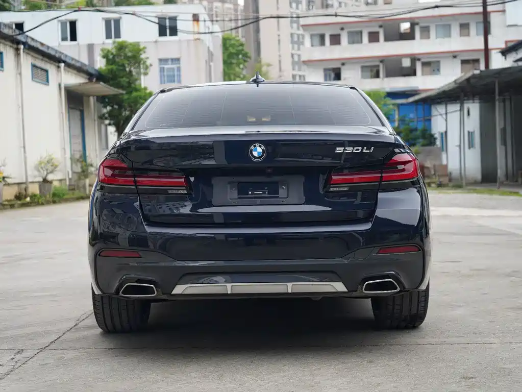BMW 5 Series 2023 facelift 530Li leading M sports package купить на сайте DeffCars
