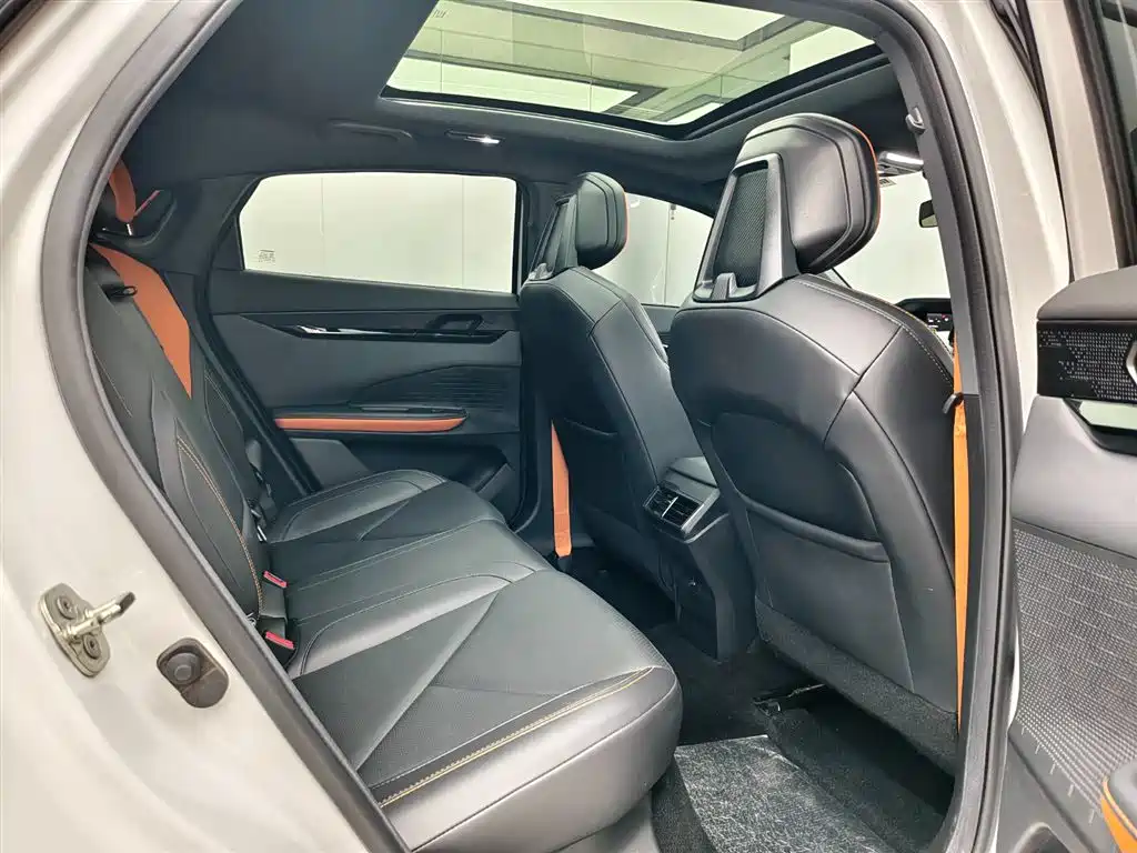 Changan UNI-V 2022 1.5T premium model купить на сайте DeffCars