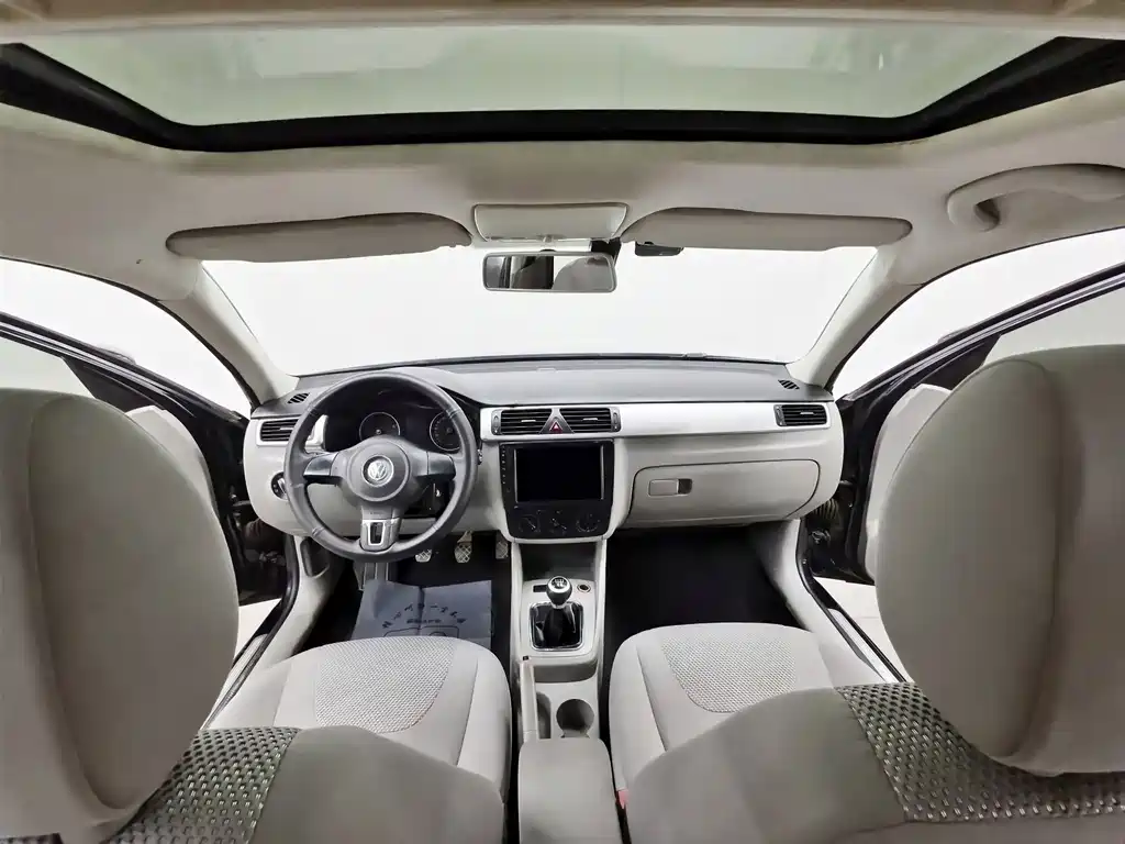 Bora 2012 1.6L manual comfort type купить на сайте DeffCars