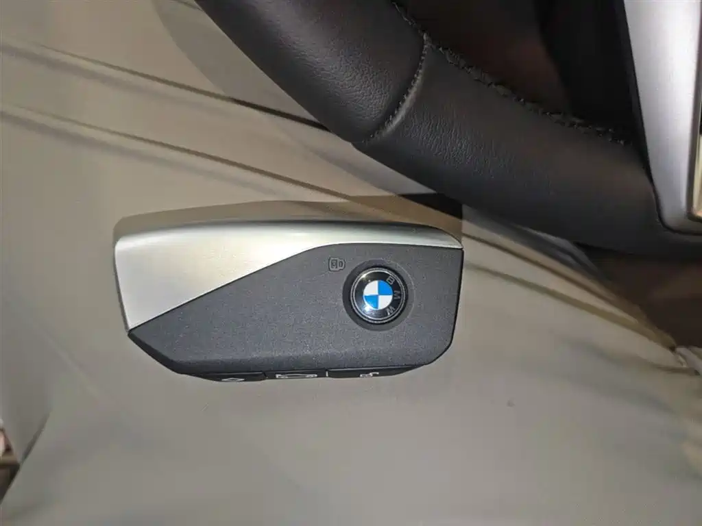 BMW X1 2023 xDrive25Li X Design Package купить на сайте DeffCars