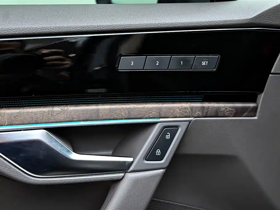 Touareg 2023 3.0TSI Ruixiang Edition Classic Sports Package купить на сайте DeffCars