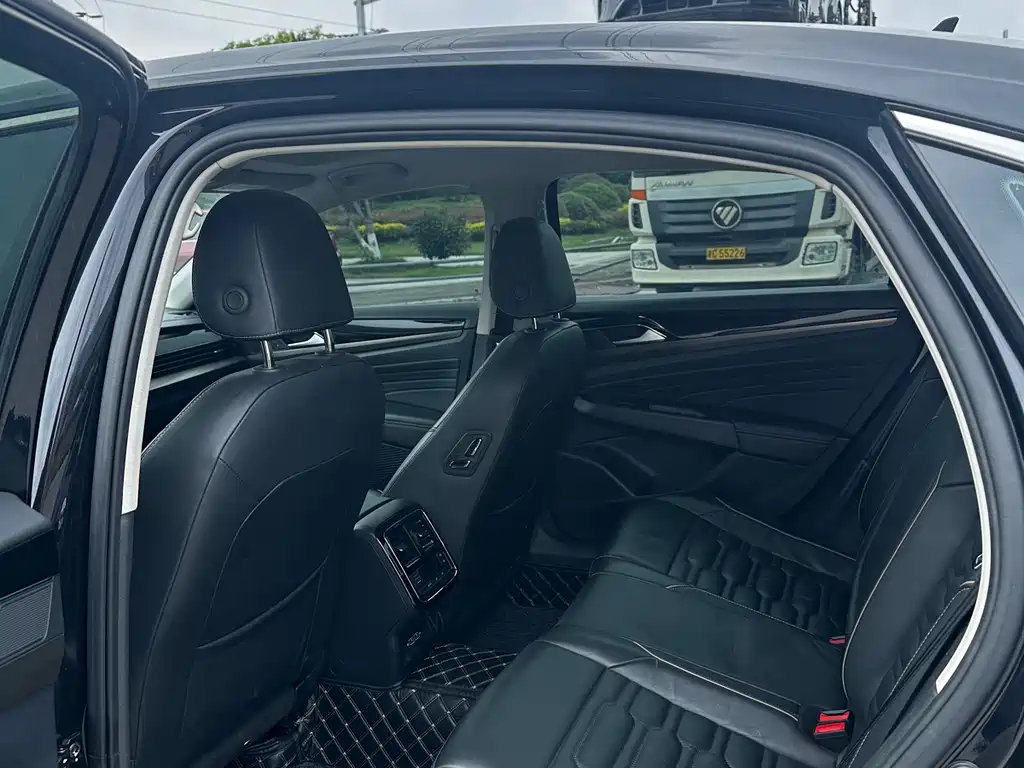 Passat 2020 330TSI Luxury Edition National V купить на сайте DeffCars