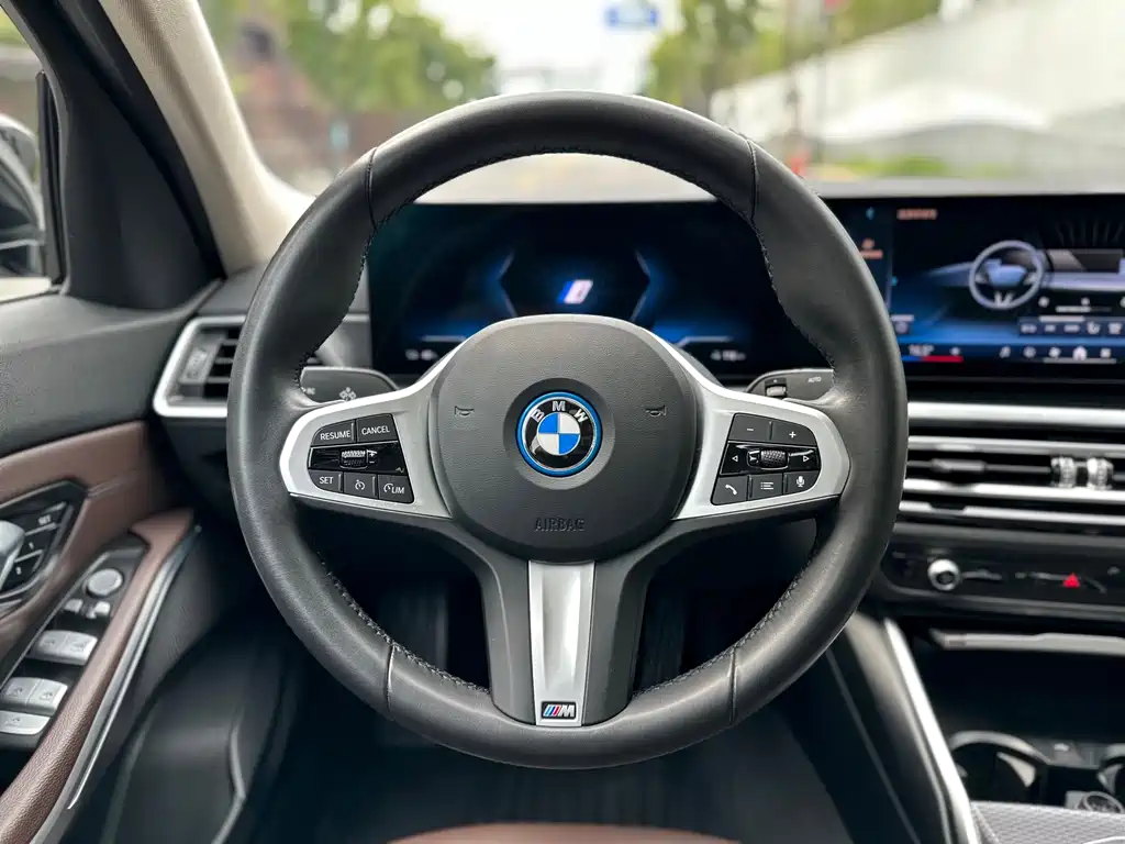 BMW i3 2024 eDrive 40L Night Package купить на сайте DeffCars