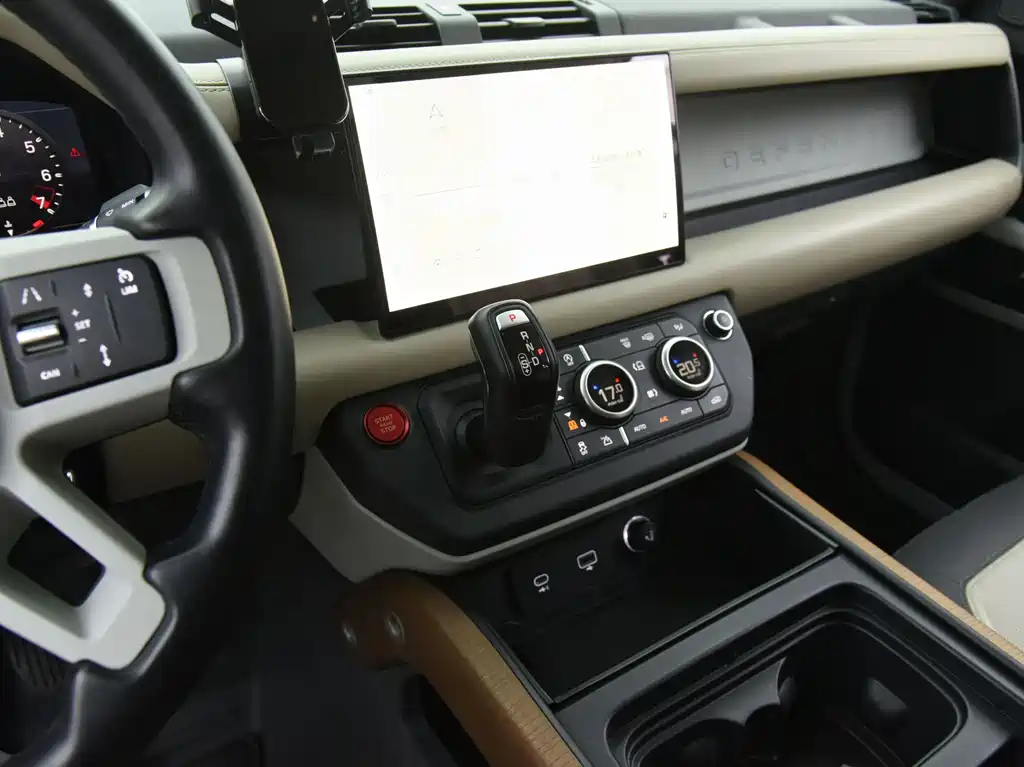 Land Rover Defender 2022 110 P400 X-DYNAMIC HSE купить на сайте DeffCars