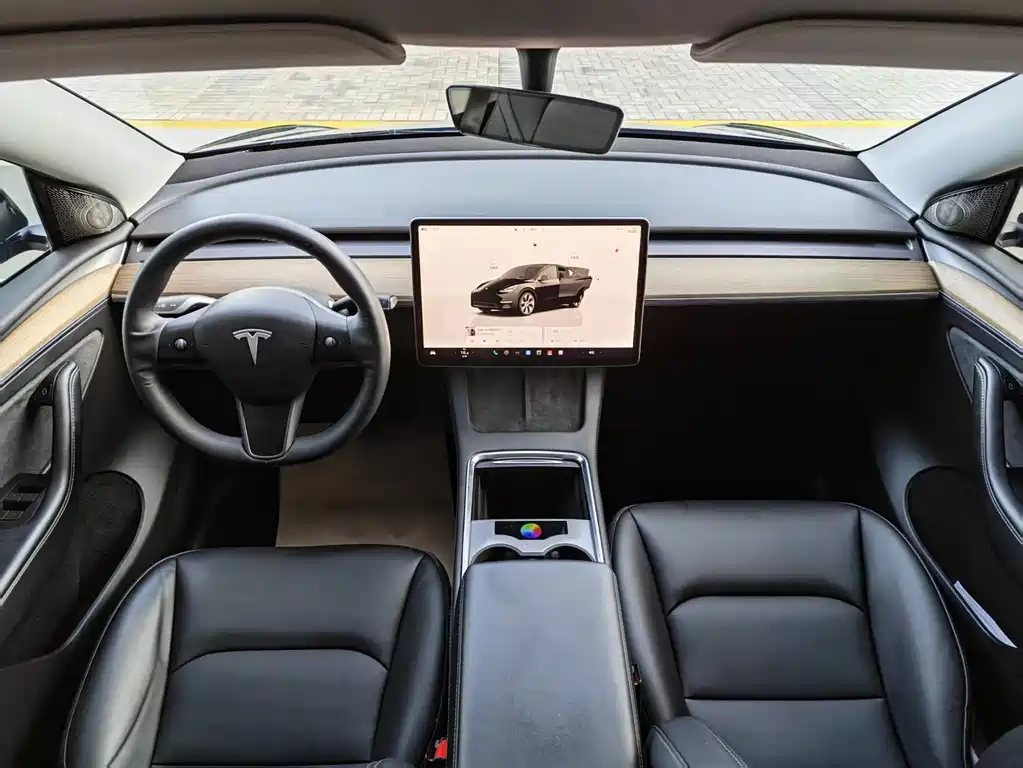 Model Y 2022 facelift rear-wheel drive version купить на сайте DeffCars
