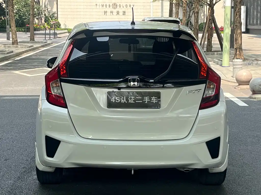 Fit 2016 1.5L LX CVT comfort model купить на сайте DeffCars