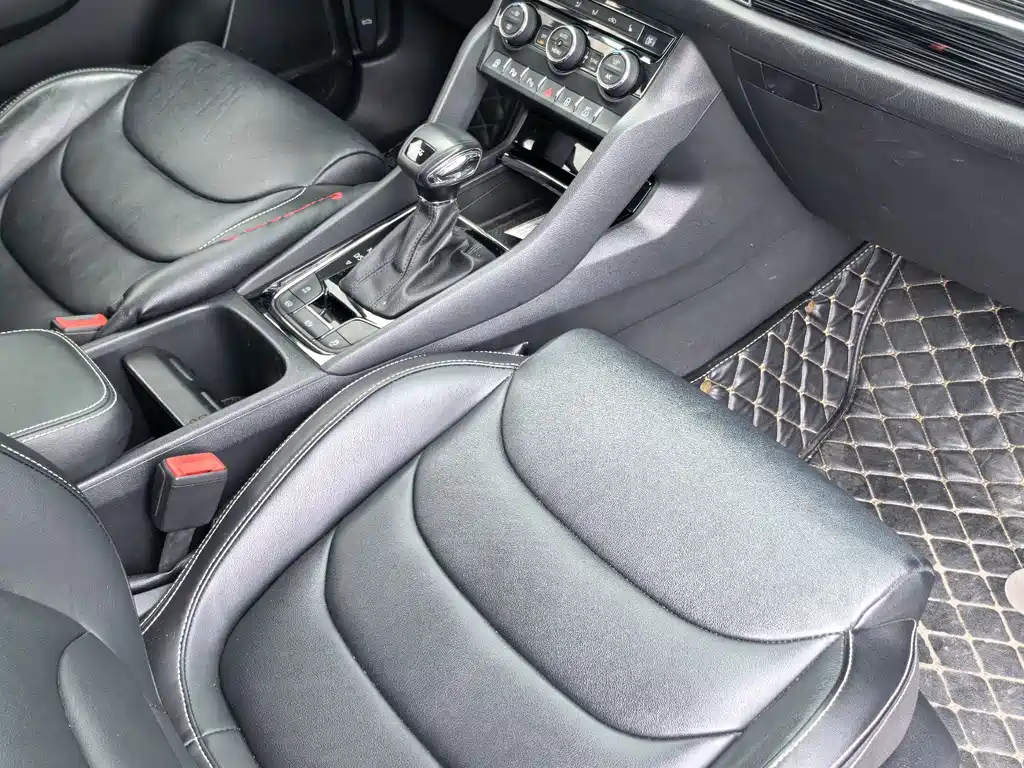 Kodiak 2019 facelift TSI330 7-seat two-wheel drive luxury premium version, National VI купить на сайте DeffCars