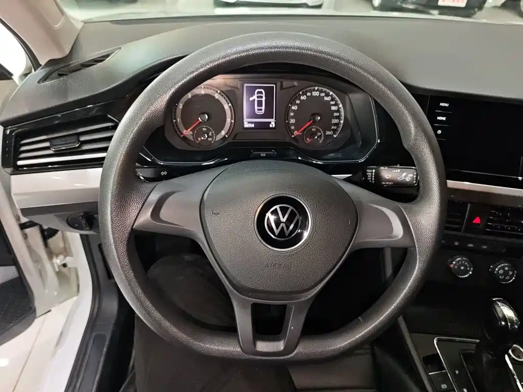 Bora 2021 1.5L Automatic Fashion Zhi Lian Edition купить на сайте DeffCars