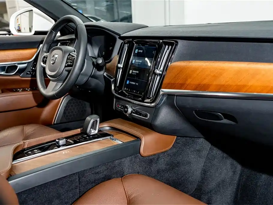 Volvo S90 2023 B5 Zhiyi Luxury Edition купить на сайте DeffCars
