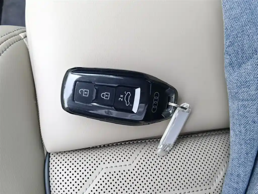 Audi Q6L e-tron 2026 first pilot version купить на сайте DeffCars