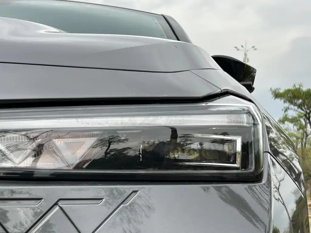 Changan UNI-V 2023 1.5T sports version купить на сайте DeffCars
