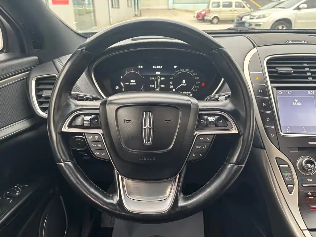 Voyager imported 2019 2.0T two-wheel drive exclusive version, National V купить на сайте DeffCars