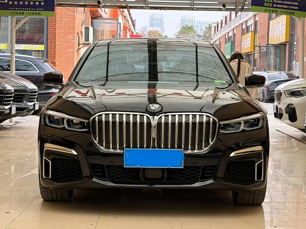 BMW 7 Series 2022 740Li xDrive Executive M Sports Package купить на сайте DeffCars