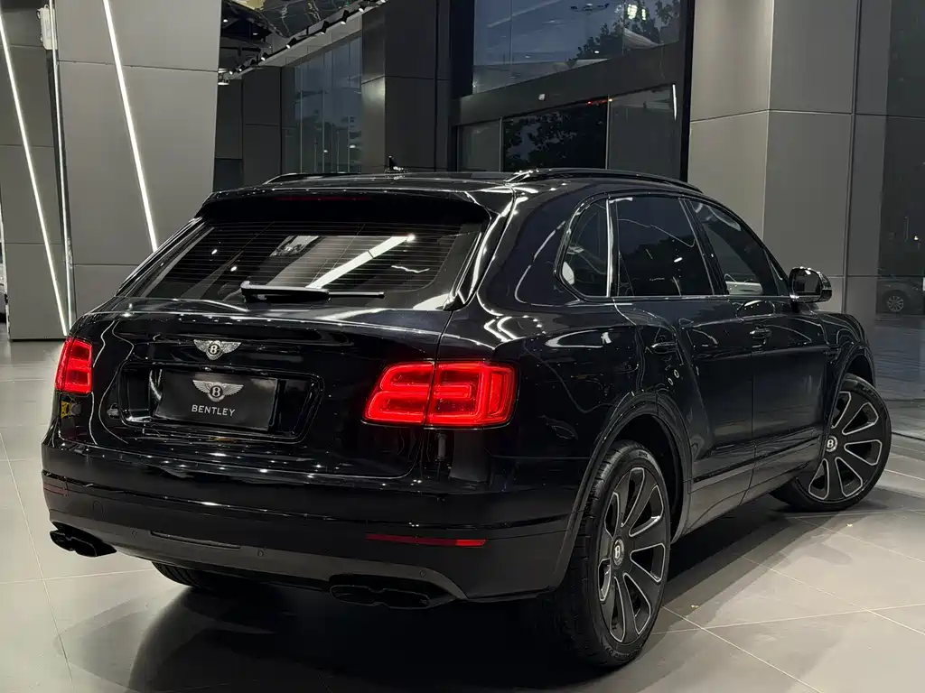 Bentayga 2018 4.0T V8 купить на сайте DeffCars
